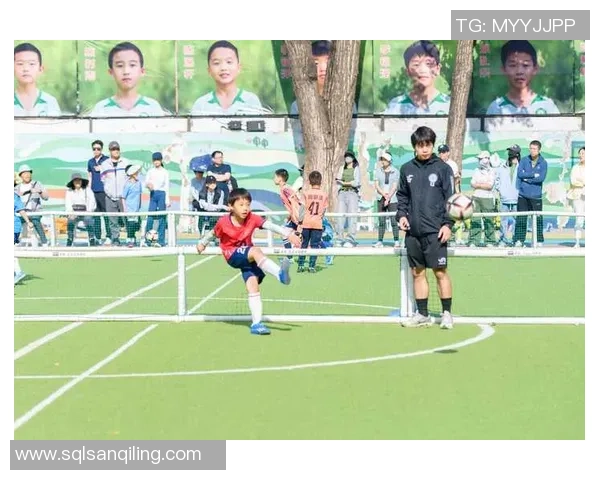 低调闪耀的绿茵英雄:聚焦小众足球明星与他们的独特魅力 低调闪耀的绿茵英雄:聚焦小众足球明星与他们的独特魅力